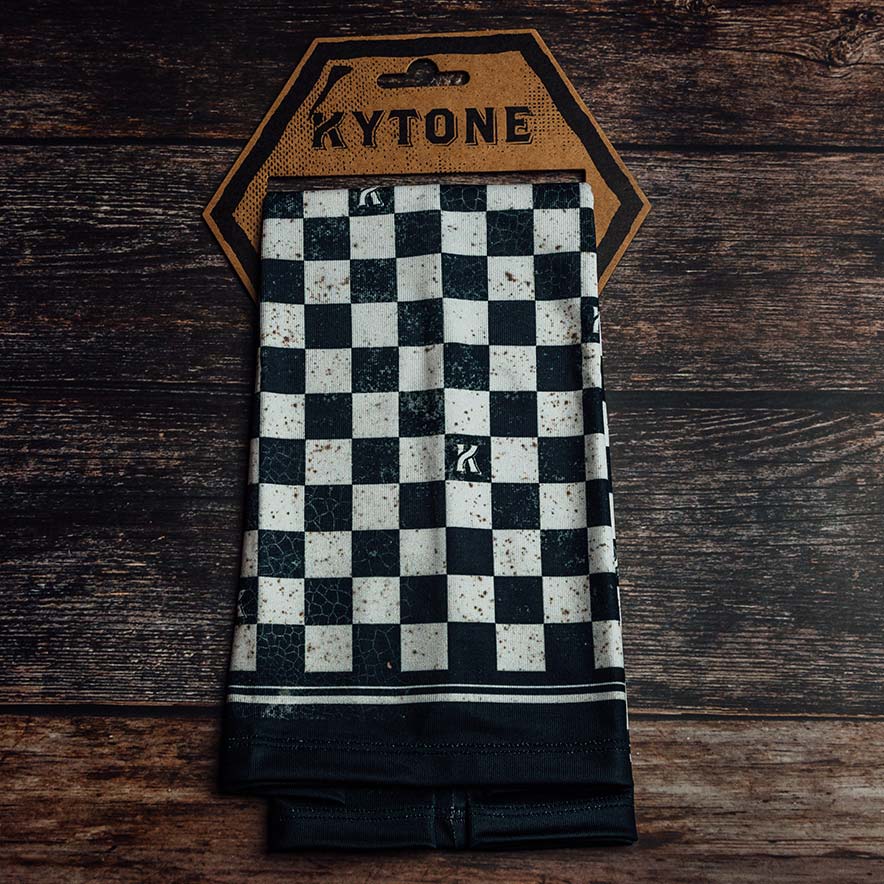 Kytone Racer Neck tube in black and white 